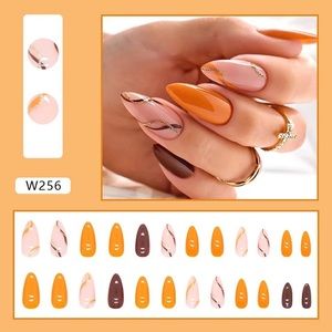 PRESS ON NAILS (ALMOND)